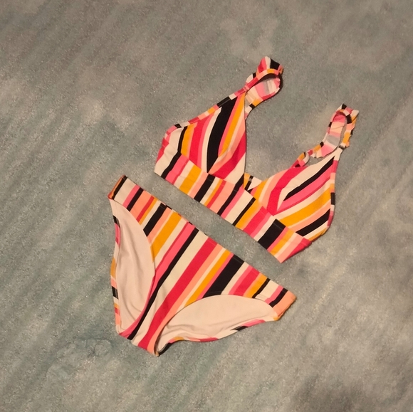 Aerie 2 pc swim suit - Picture 2 of 3